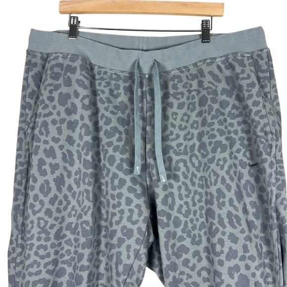 Nike Jogger Sweatpants Womens 2X Gray Cheetah Print Cuffed Lounge Athleisure - Picture 3 of 8